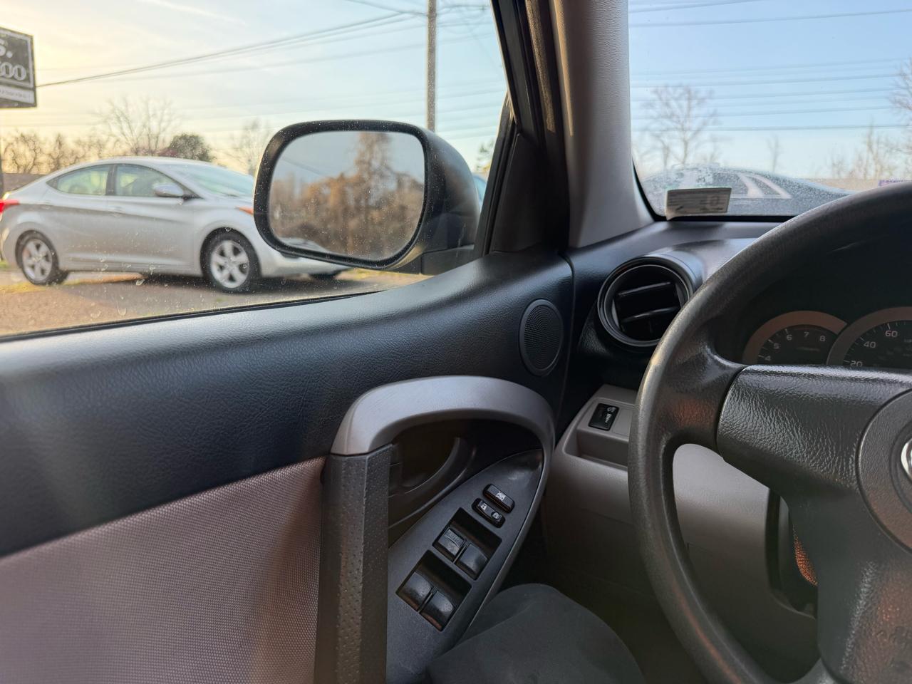 Toyota RAV4 Base V6 4WD 2008