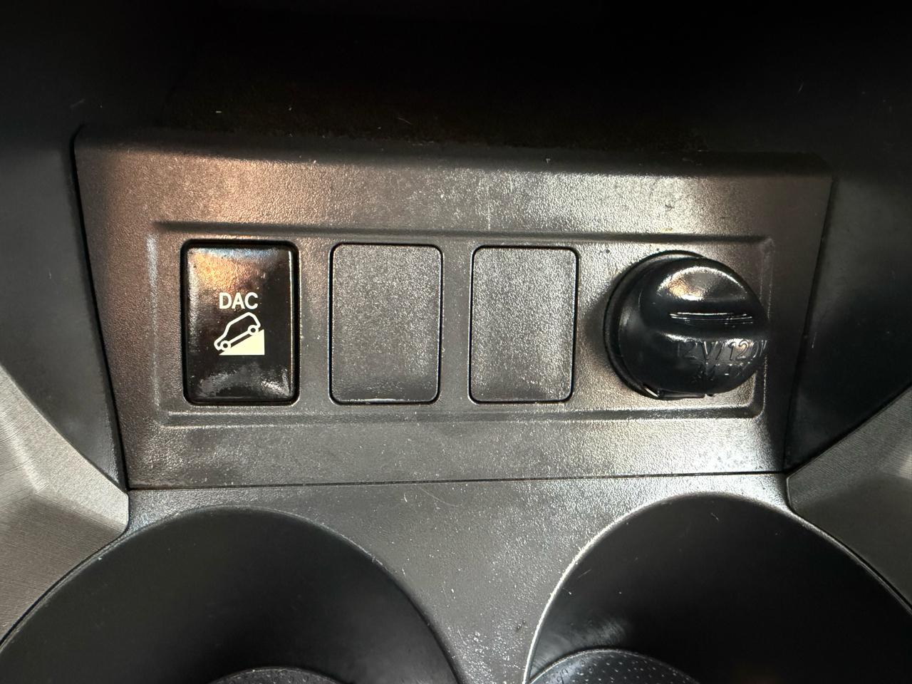 Toyota RAV4 Base V6 4WD 2008