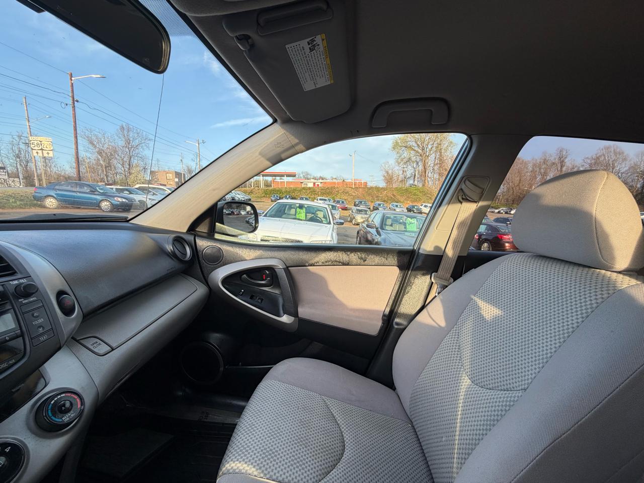 Toyota RAV4 Base V6 4WD 2008