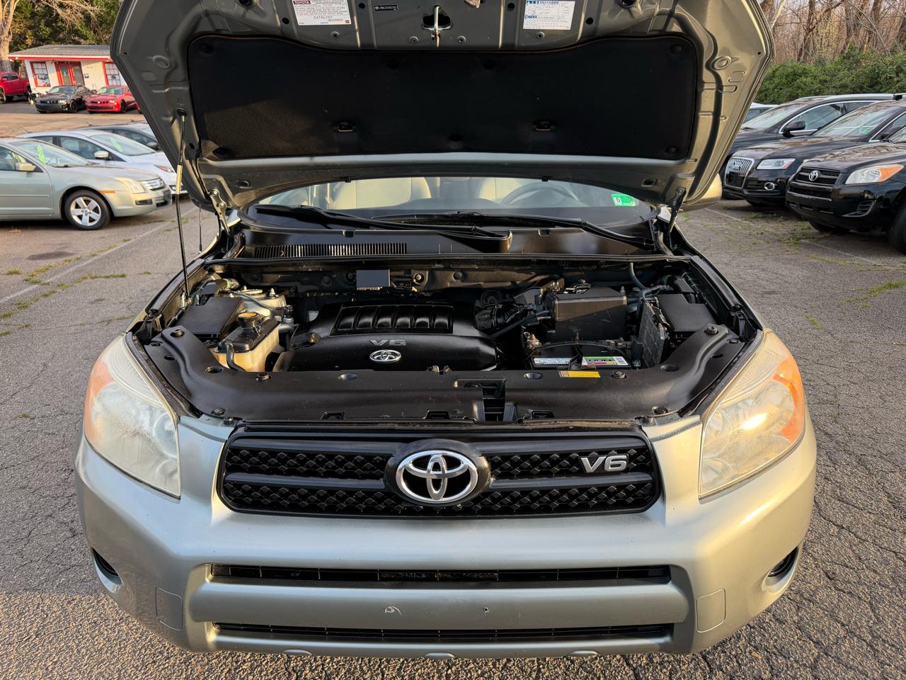 Toyota RAV4 Base V6 4WD 2008