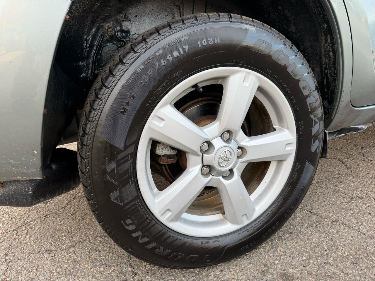 Toyota RAV4 Base V6 4WD 2008