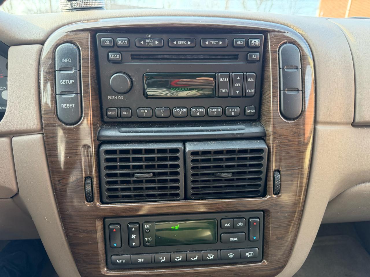 Ford Explorer Eddie Bauer 4.0L 2WD 2005