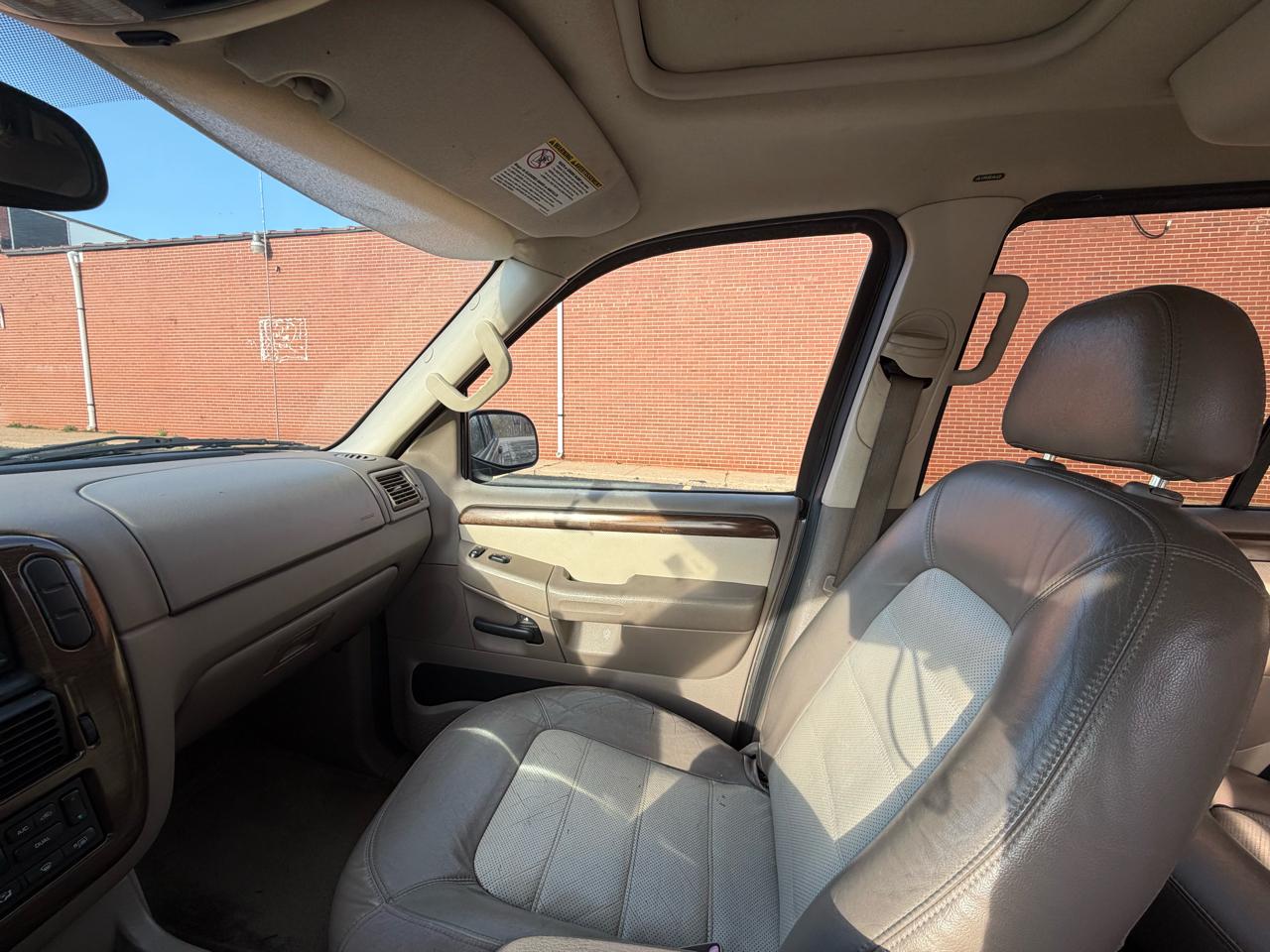 Ford Explorer Eddie Bauer 4.0L 2WD 2005