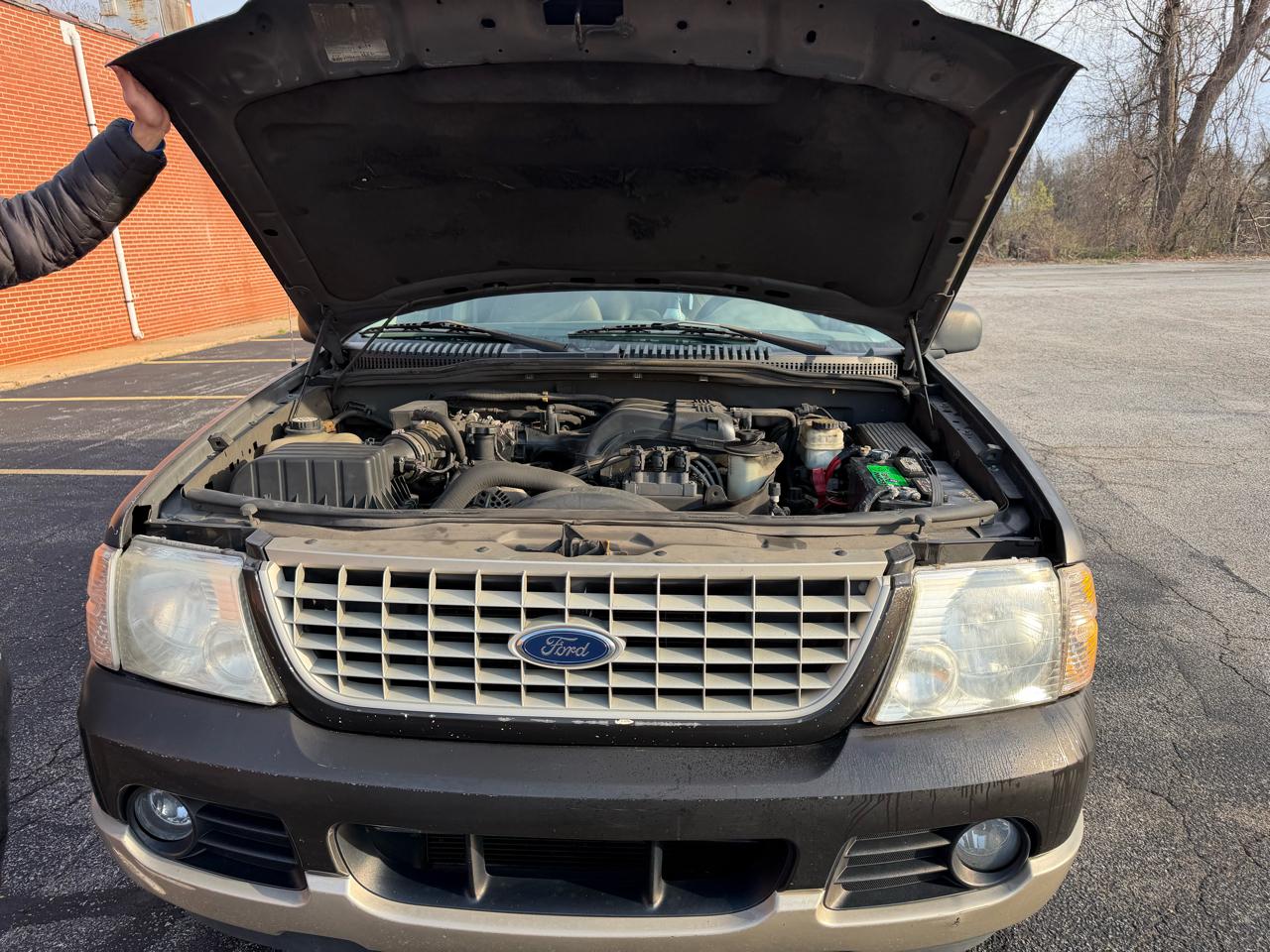 Ford Explorer Eddie Bauer 4.0L 2WD 2005