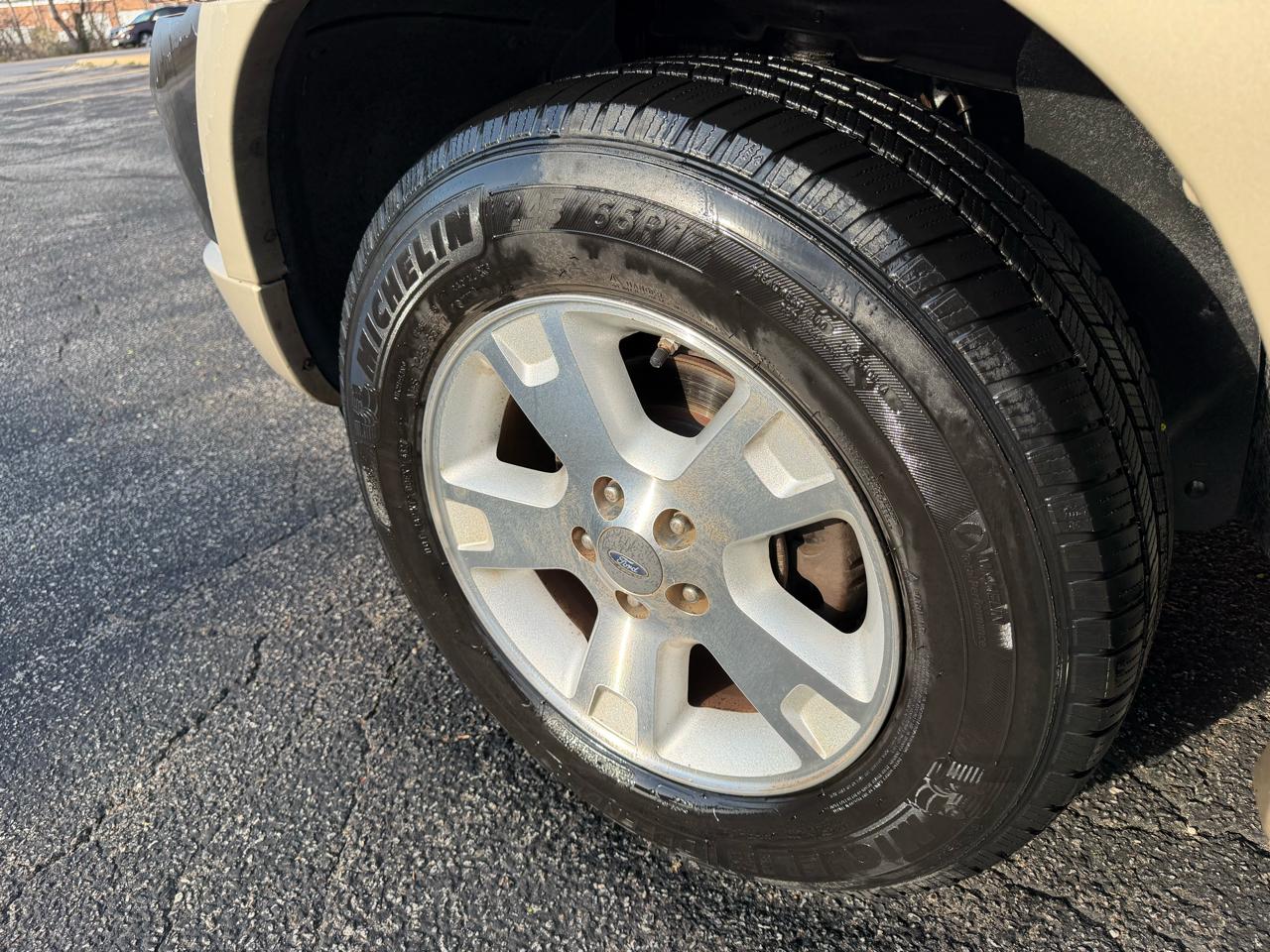 Ford Explorer Eddie Bauer 4.0L 2WD 2005