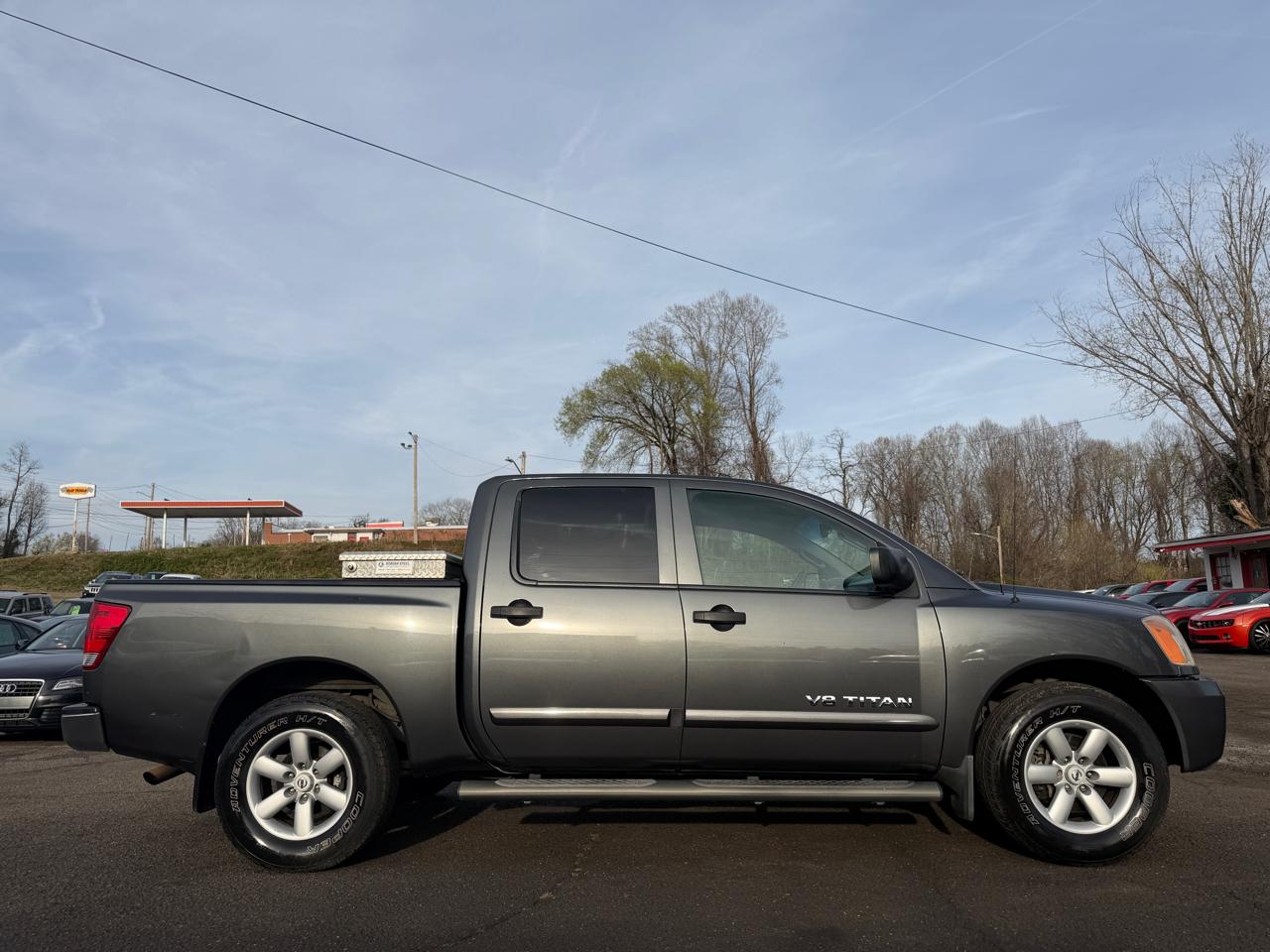 Nissan Titan S Crew Cab 2WD 2012