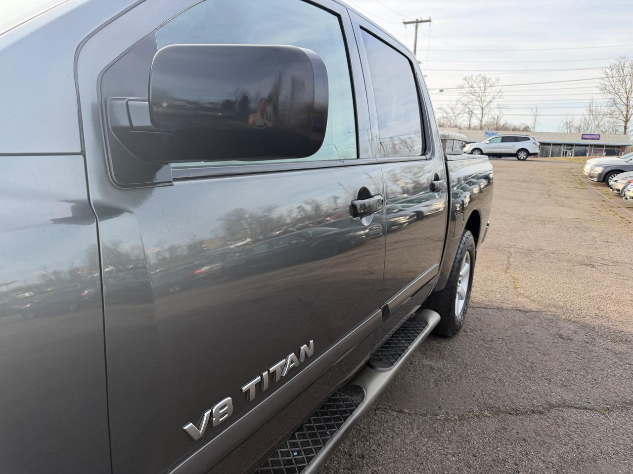 Nissan Titan S Crew Cab 2WD 2012