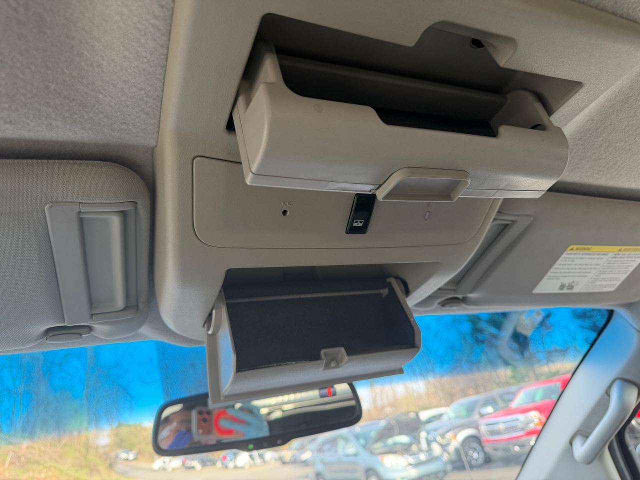 Nissan Titan S Crew Cab 2WD 2012