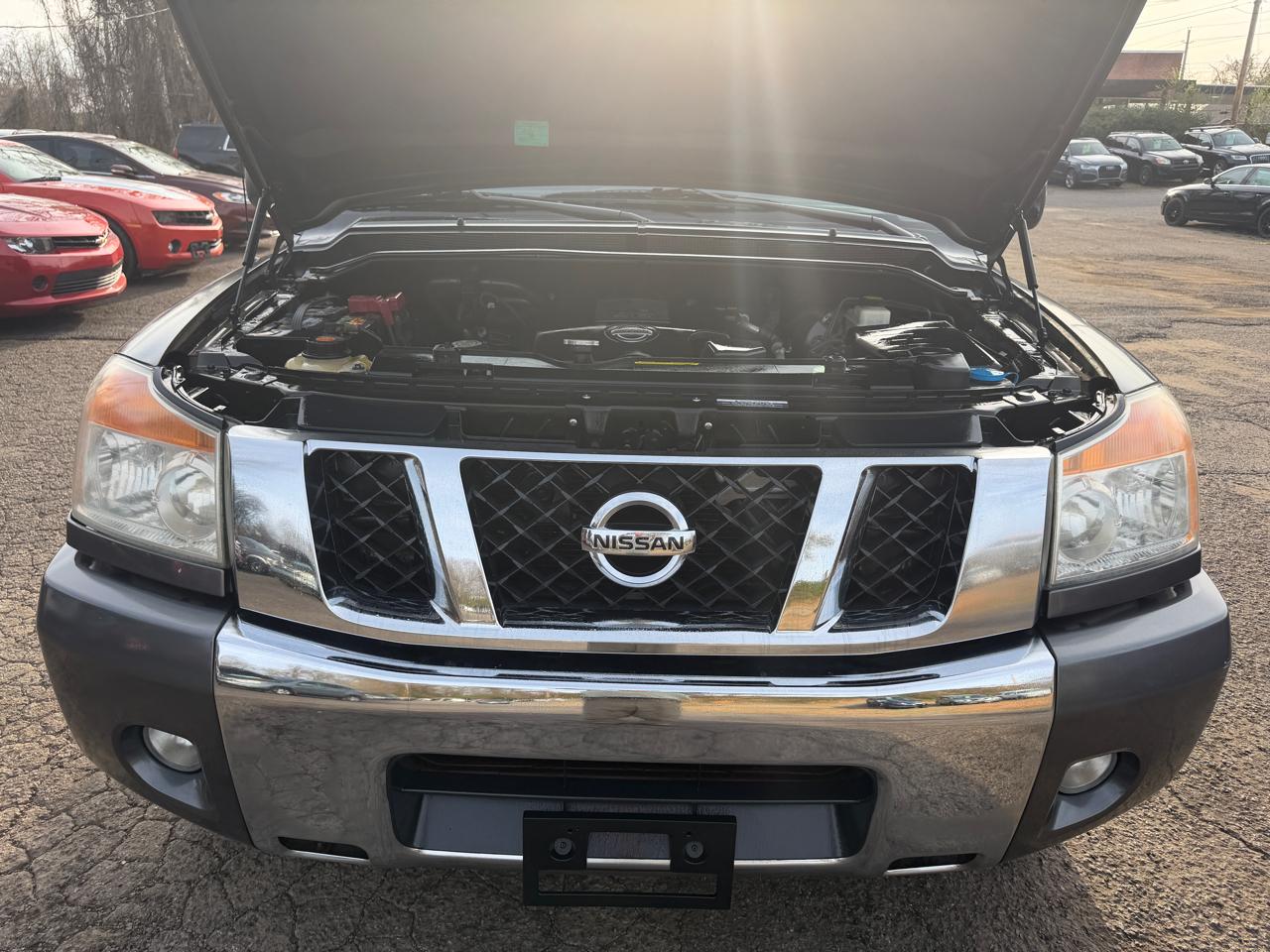 Nissan Titan S Crew Cab 2WD 2012