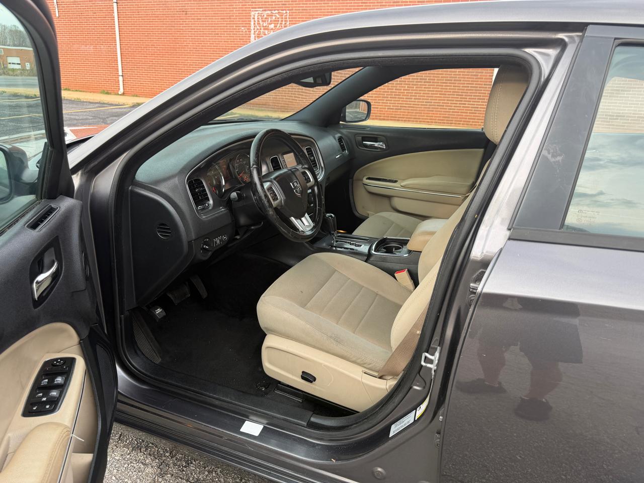 Dodge Charger SE 2014