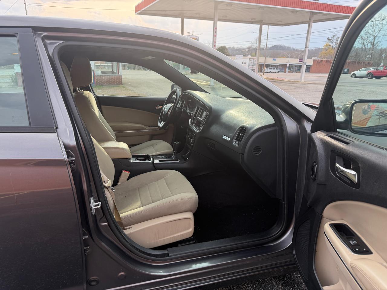 Dodge Charger SE 2014