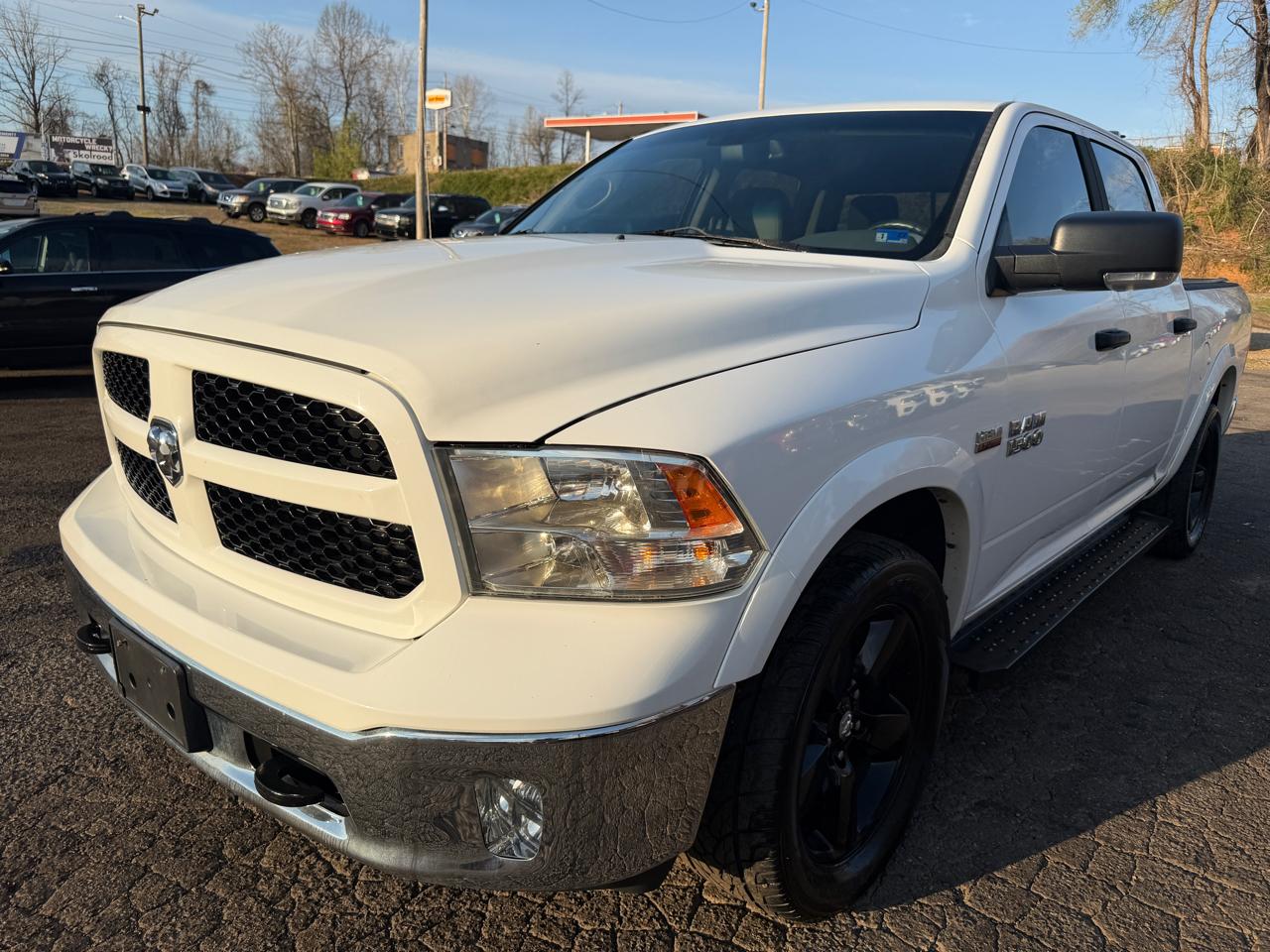 2014 RAM 1500 SLT Crew Cab SWB 4WD