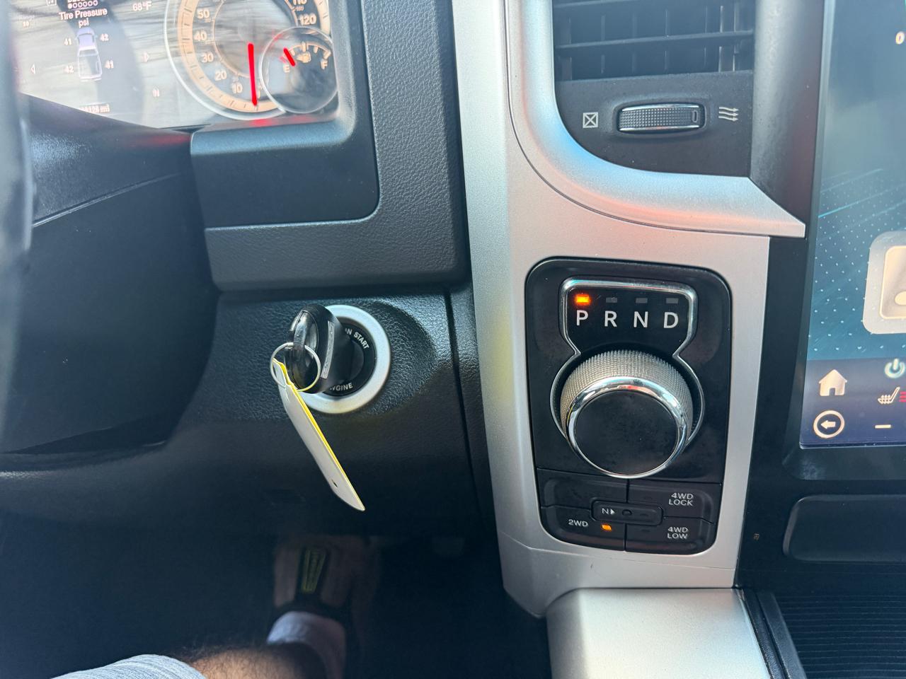 RAM 1500 SLT Crew Cab SWB 4WD 2014