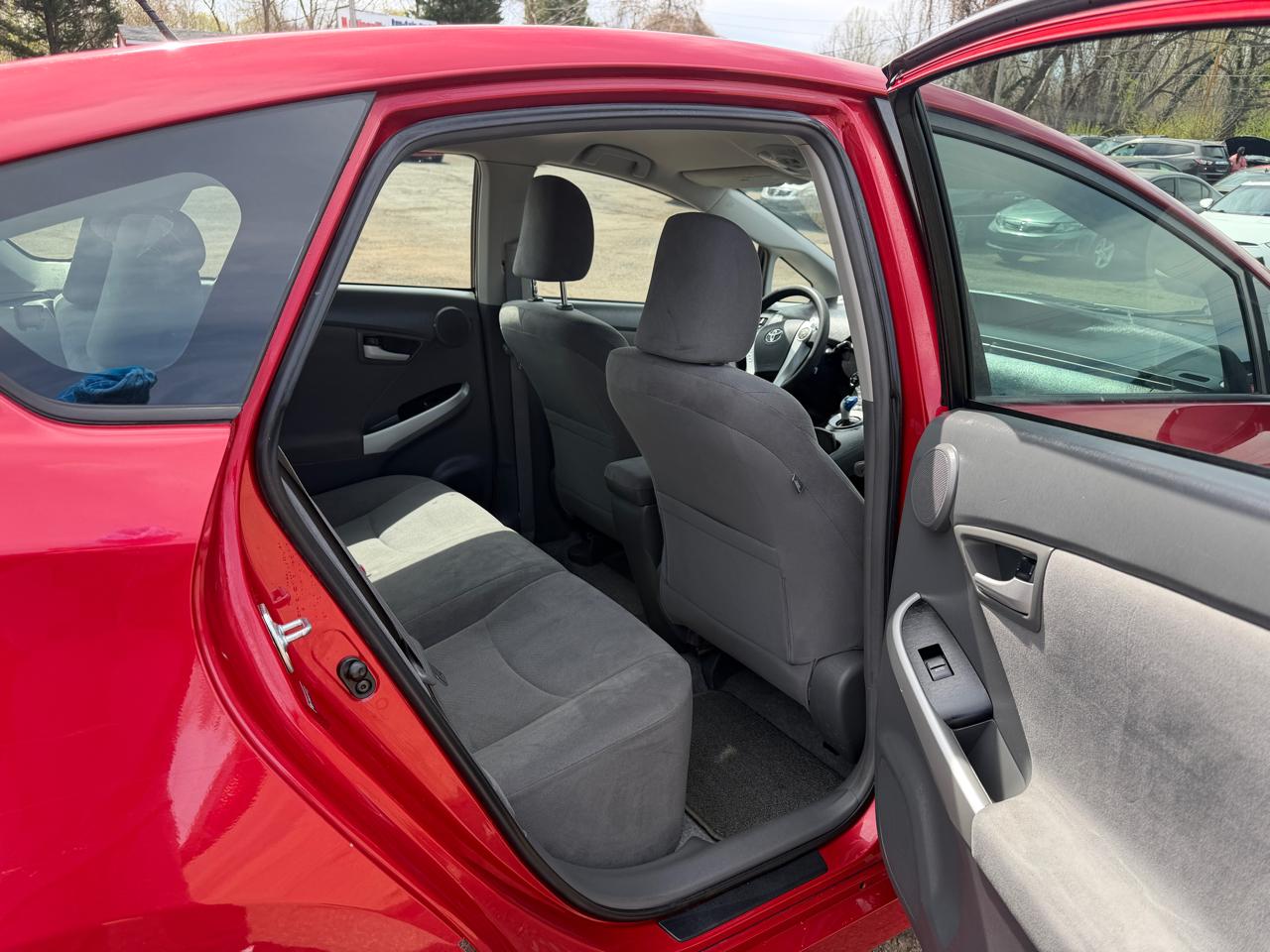 Toyota Prius Prius V 2010