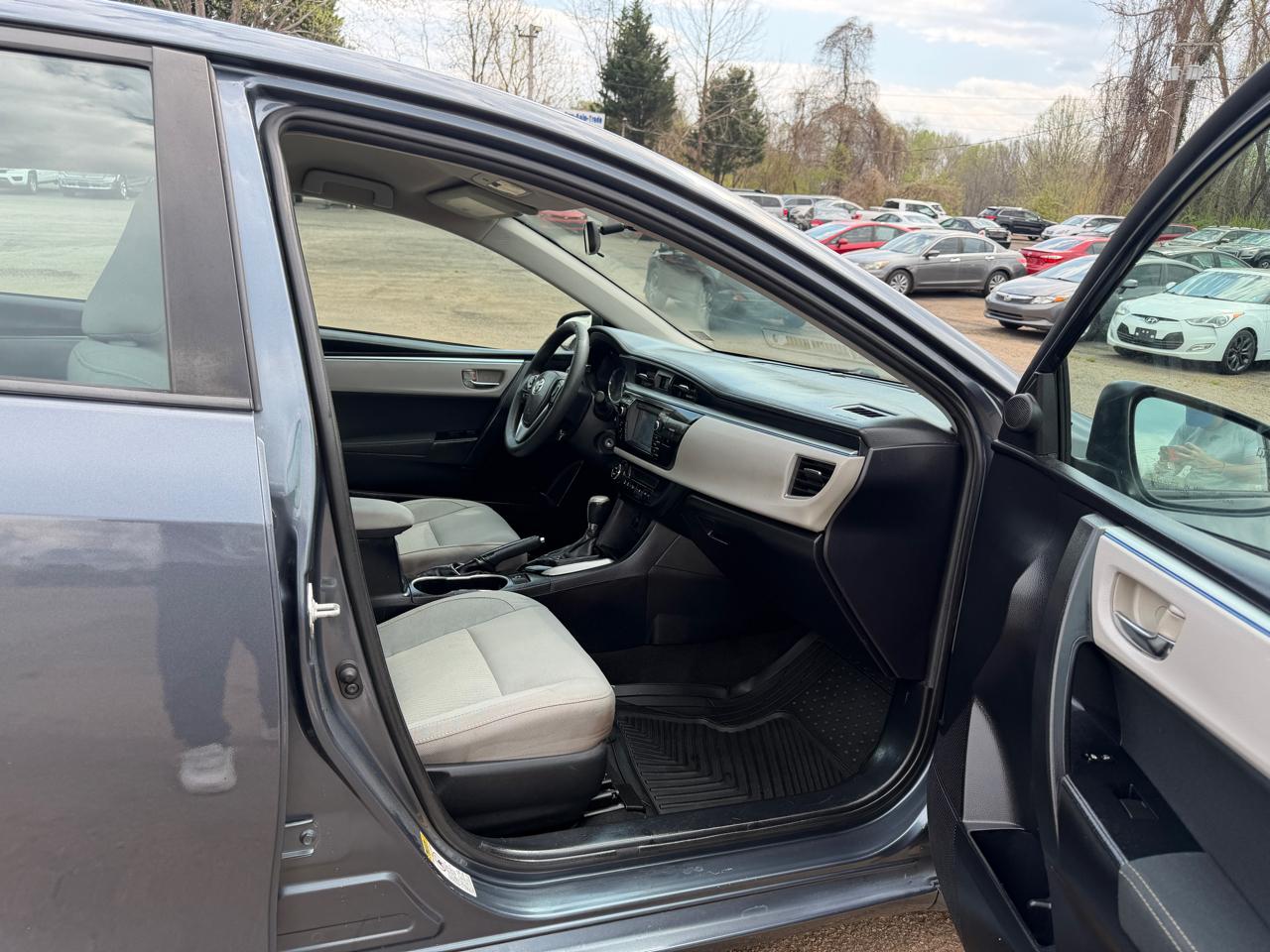 Toyota Corolla LE 2015