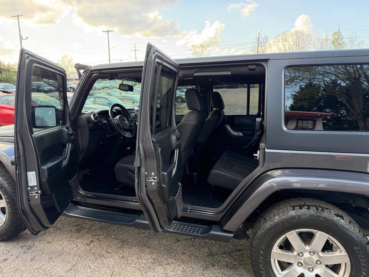 Jeep Wrangler Unlimited Sahara 4WD 2017