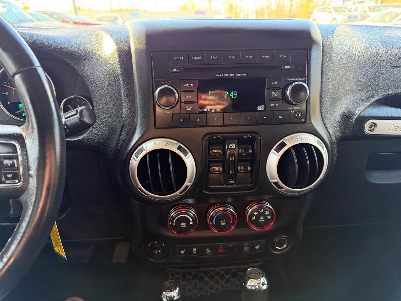 Jeep Wrangler Unlimited Sahara 4WD 2017