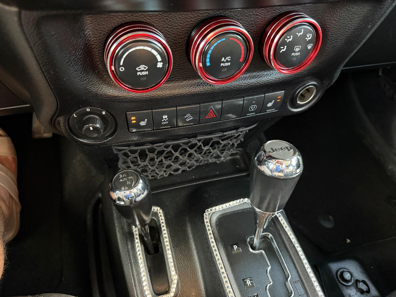 Jeep Wrangler Unlimited Sahara 4WD 2017