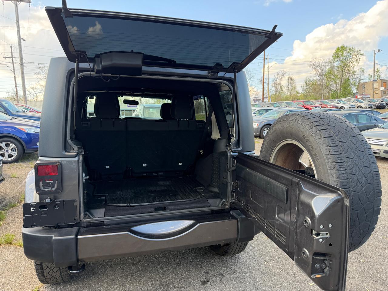 Jeep Wrangler Unlimited Sahara 4WD 2017