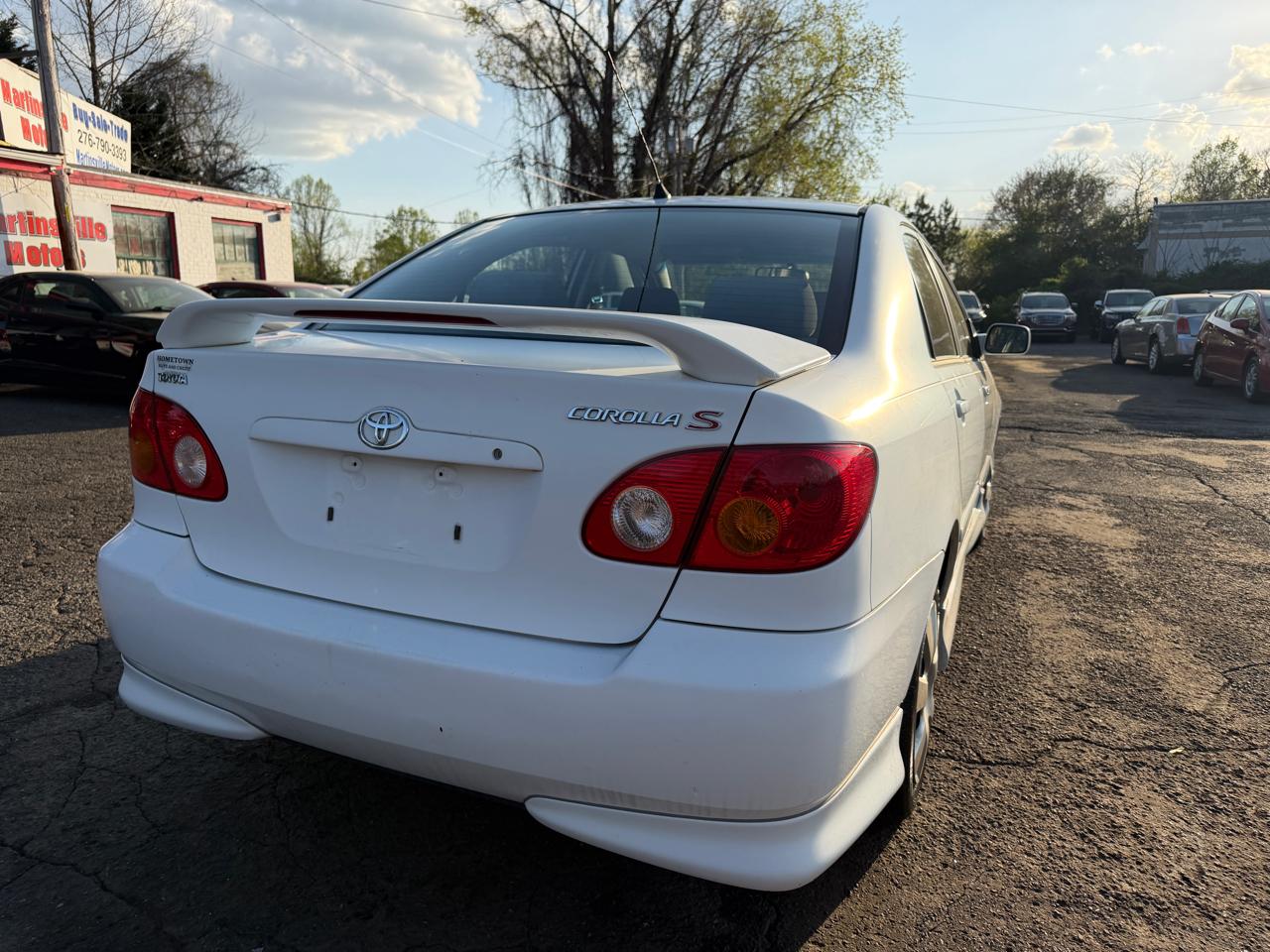 Toyota Corolla LE 2004
