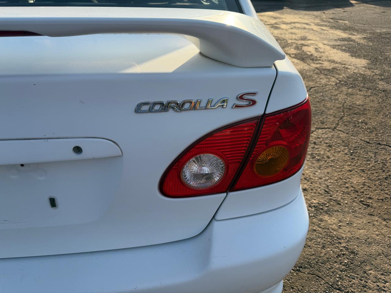 Toyota Corolla LE 2004