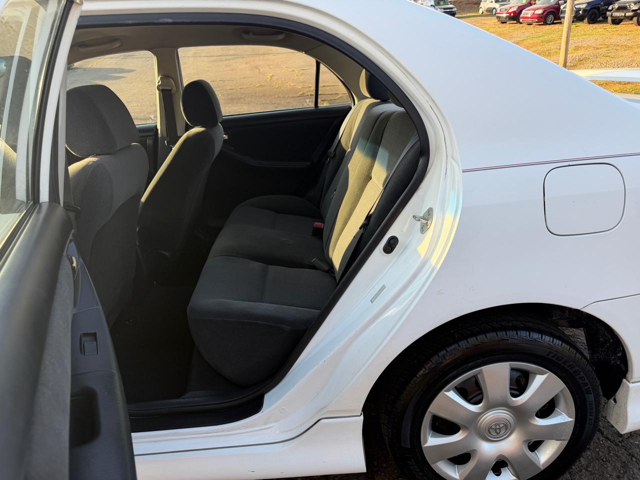 Toyota Corolla LE 2004