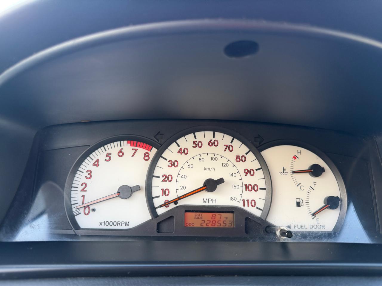 Toyota Corolla LE 2004