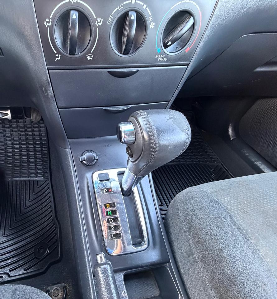 Toyota Corolla LE 2004