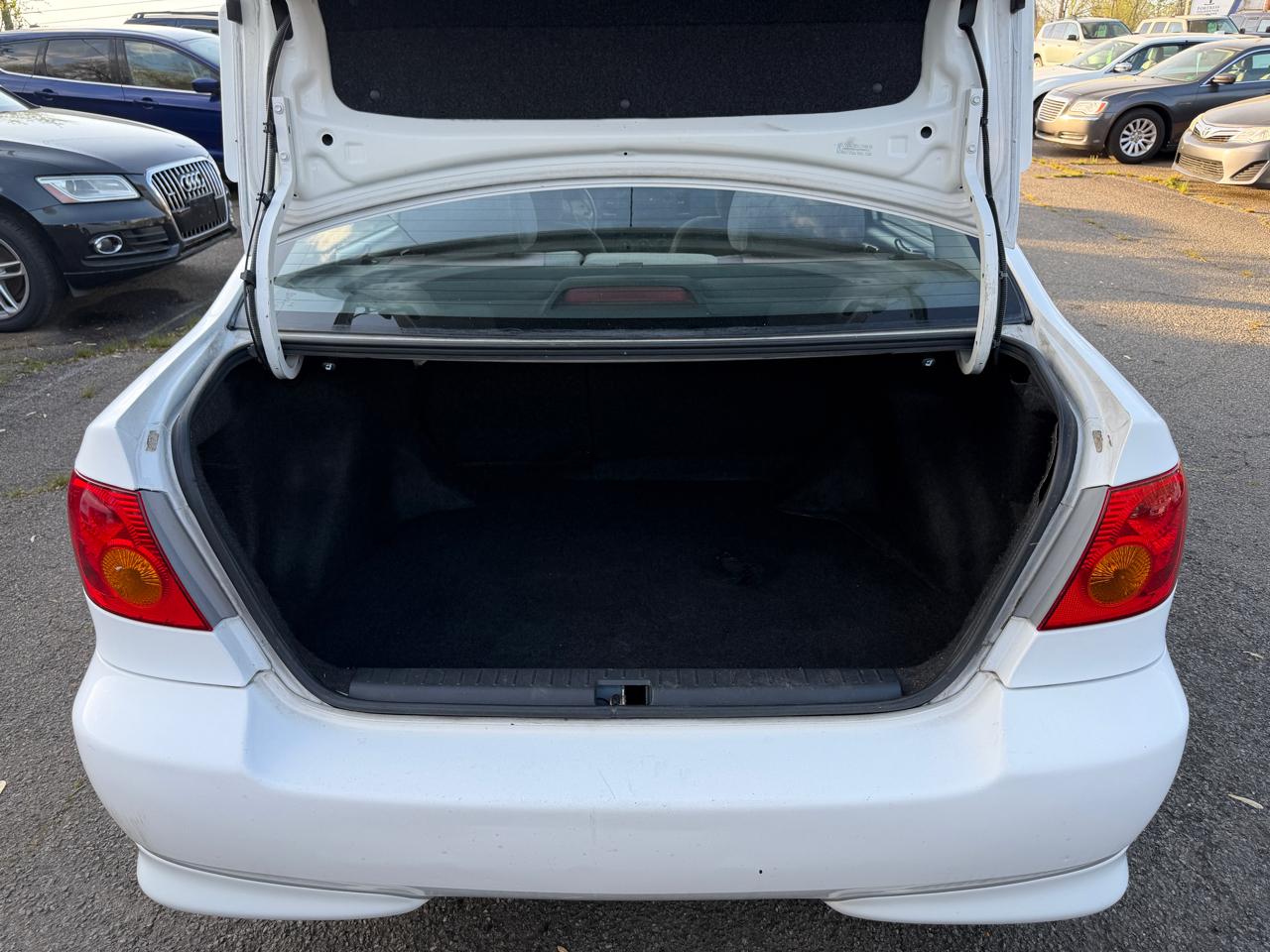 Toyota Corolla LE 2004