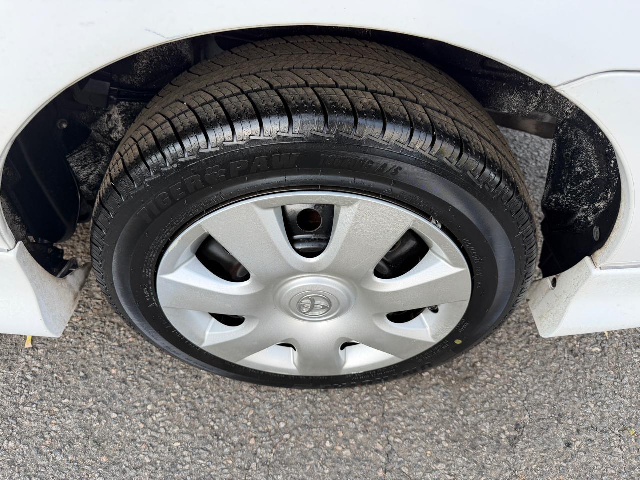 Toyota Corolla LE 2004