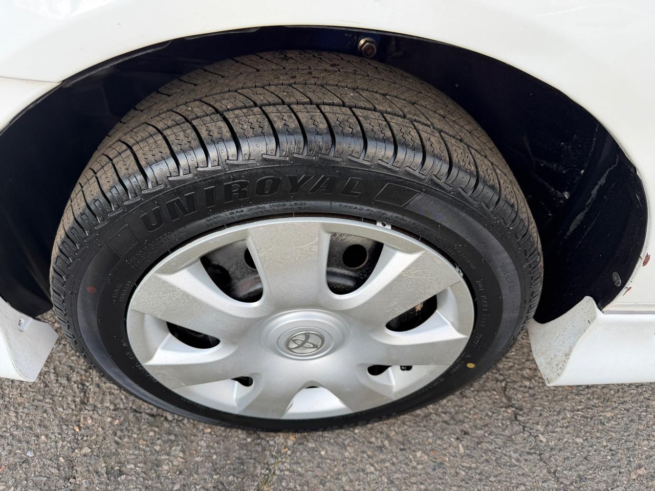 Toyota Corolla LE 2004