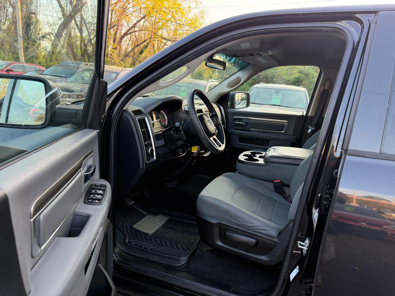 RAM 1500 SLT Quad Cab 2018