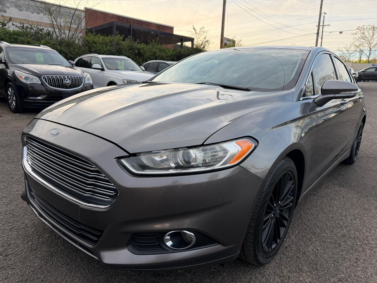 Ford Fusion SE 2013