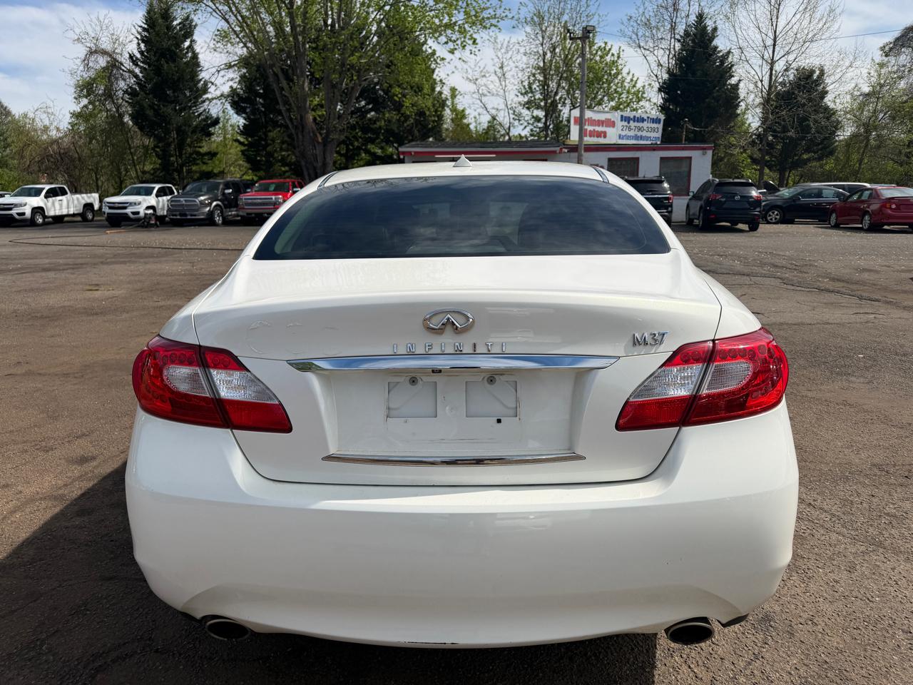Infiniti M M37 2011