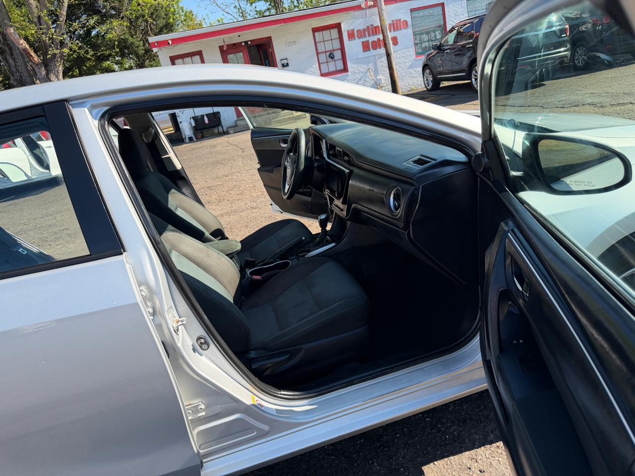 Toyota Corolla LE 2019