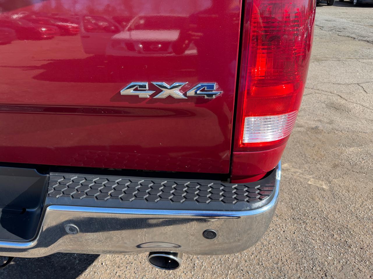 RAM 1500 SLT Crew Cab 4WD 2012