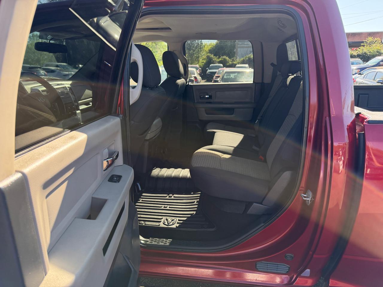 RAM 1500 SLT Crew Cab 4WD 2012