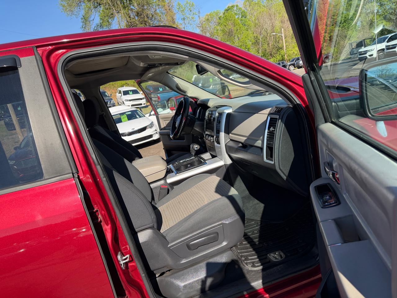 RAM 1500 SLT Crew Cab 4WD 2012