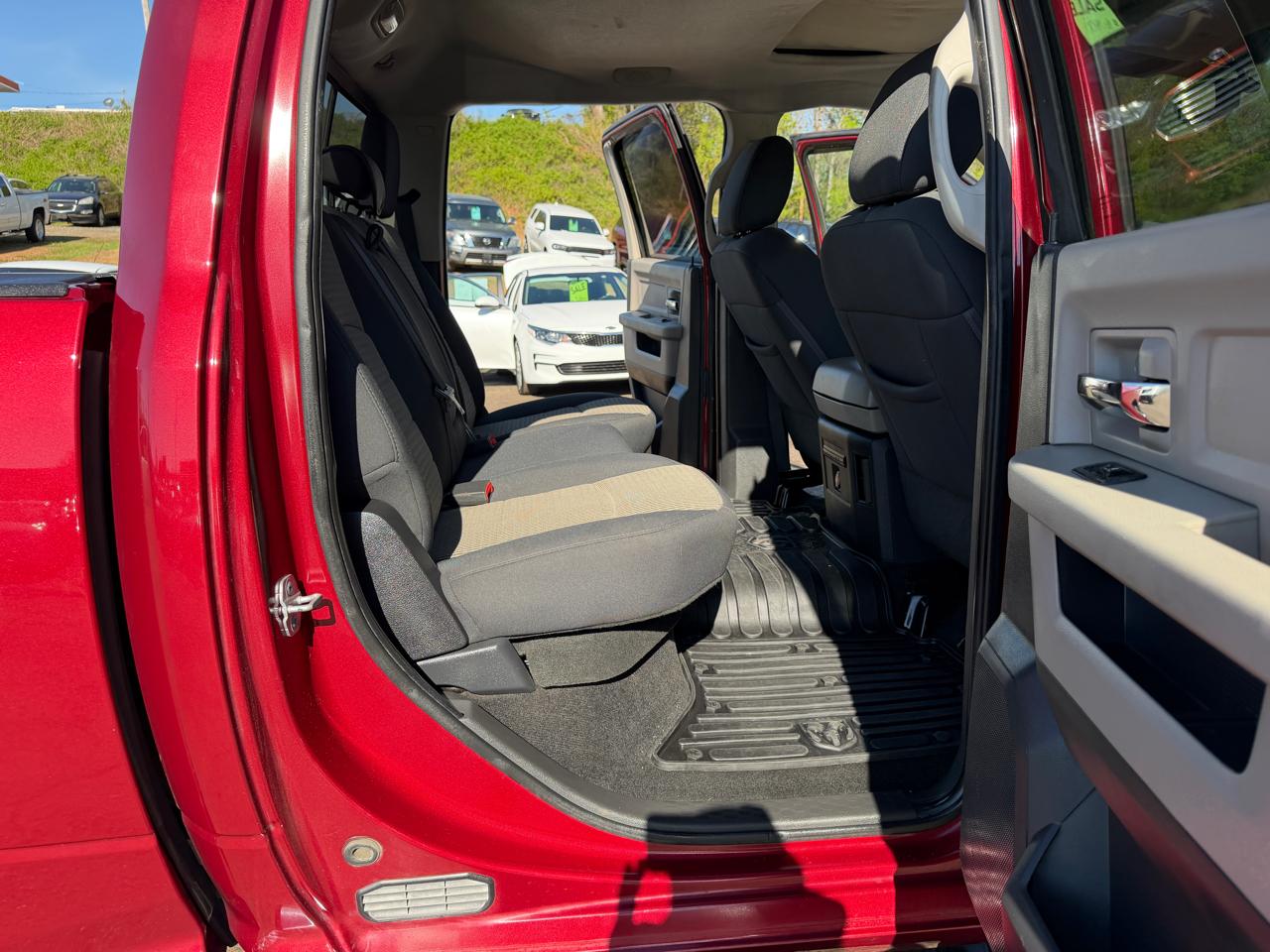 RAM 1500 SLT Crew Cab 4WD 2012