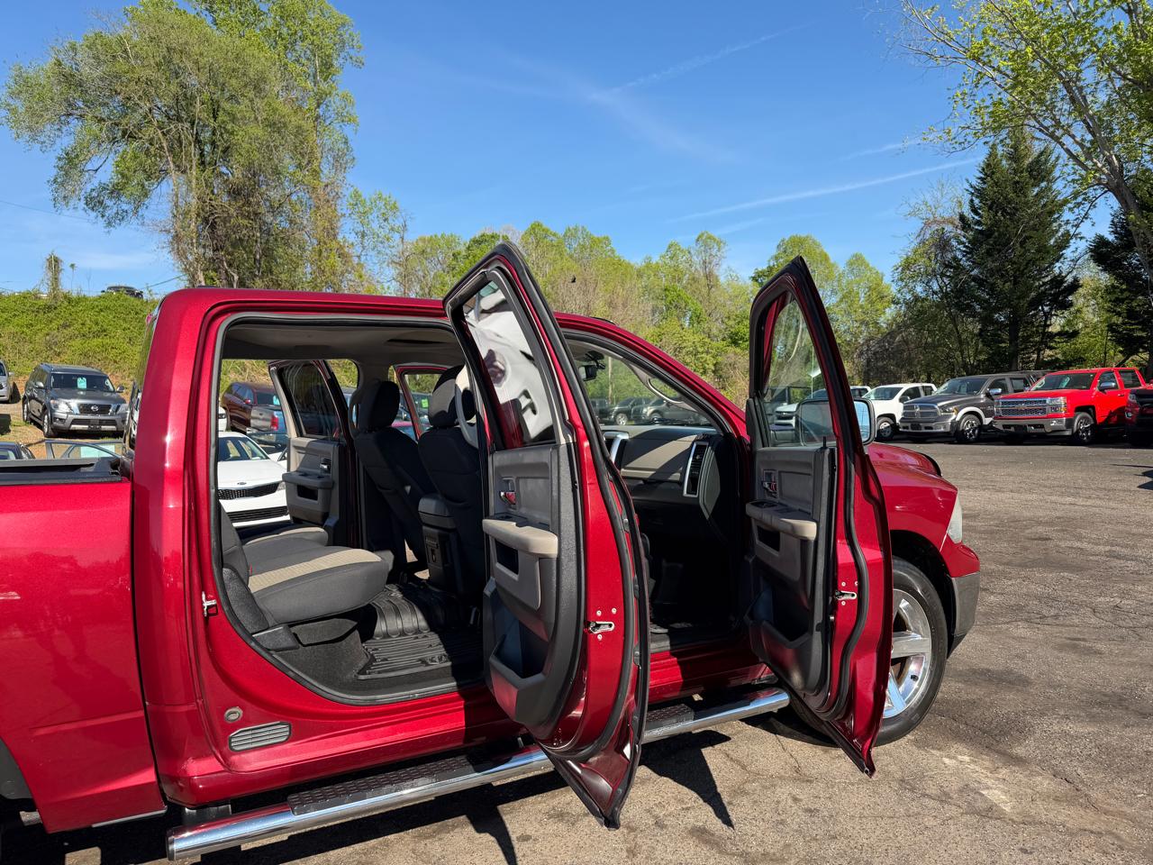 RAM 1500 SLT Crew Cab 4WD 2012
