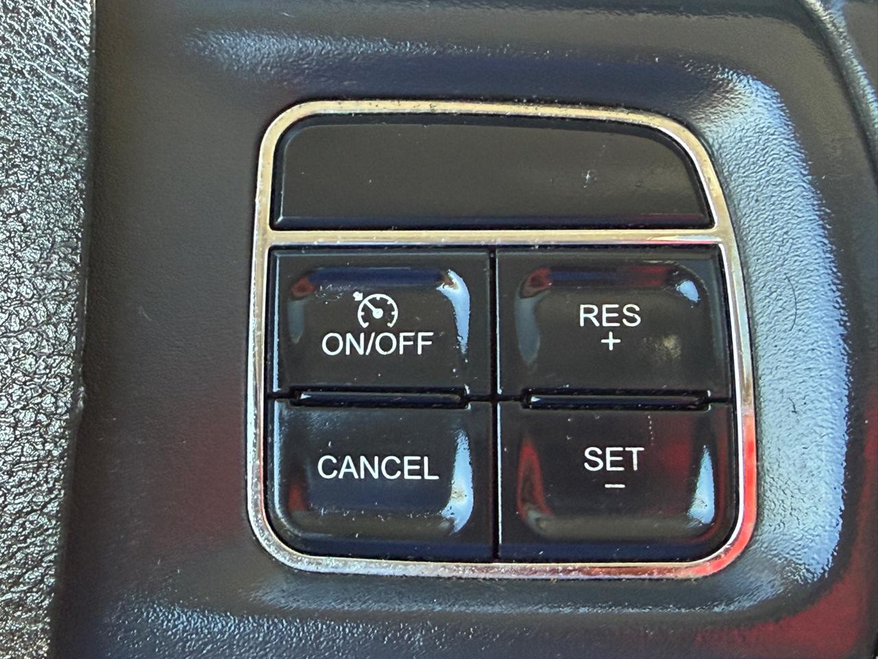 RAM 1500 SLT Crew Cab 4WD 2012