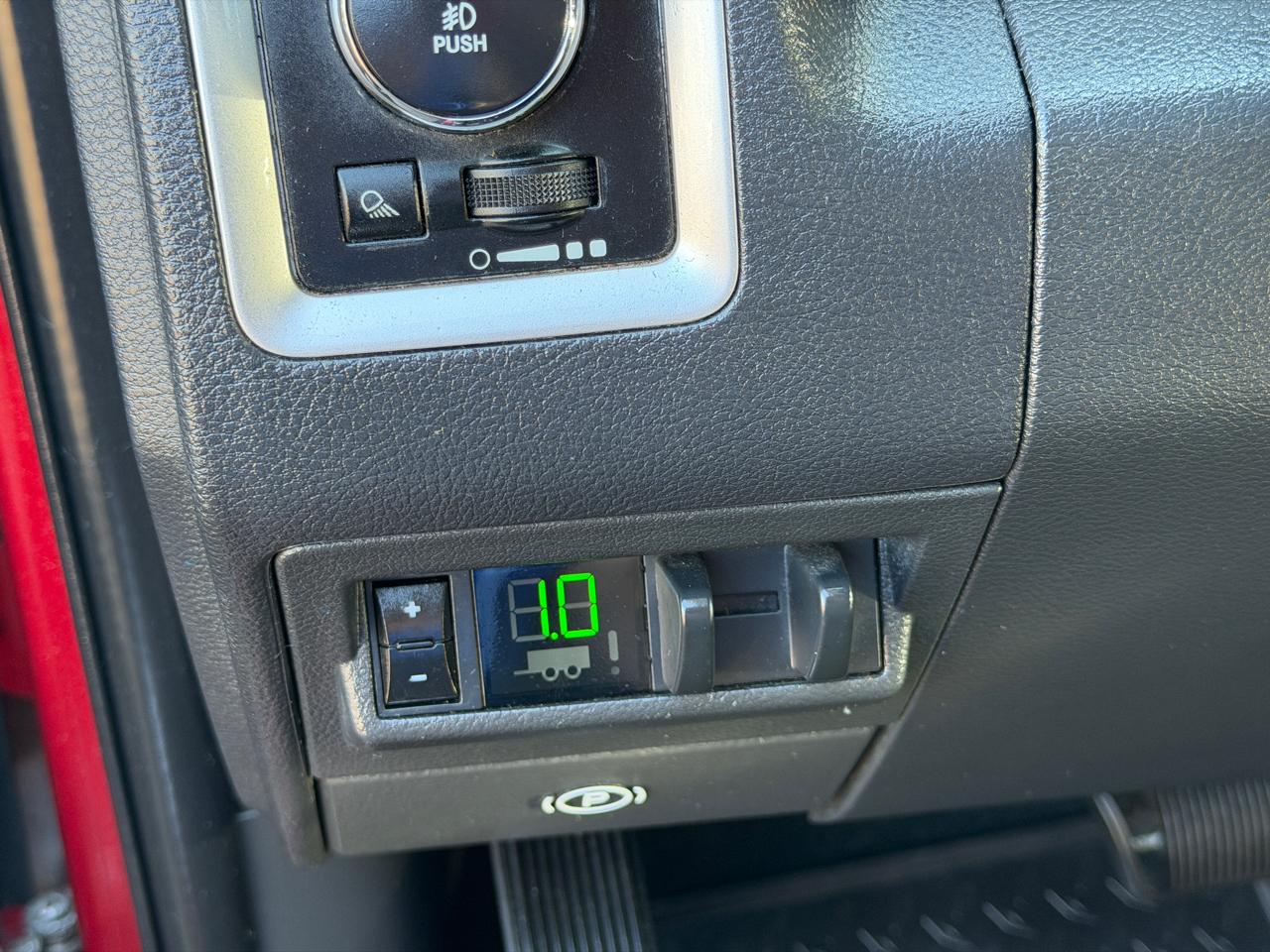 RAM 1500 SLT Crew Cab 4WD 2012