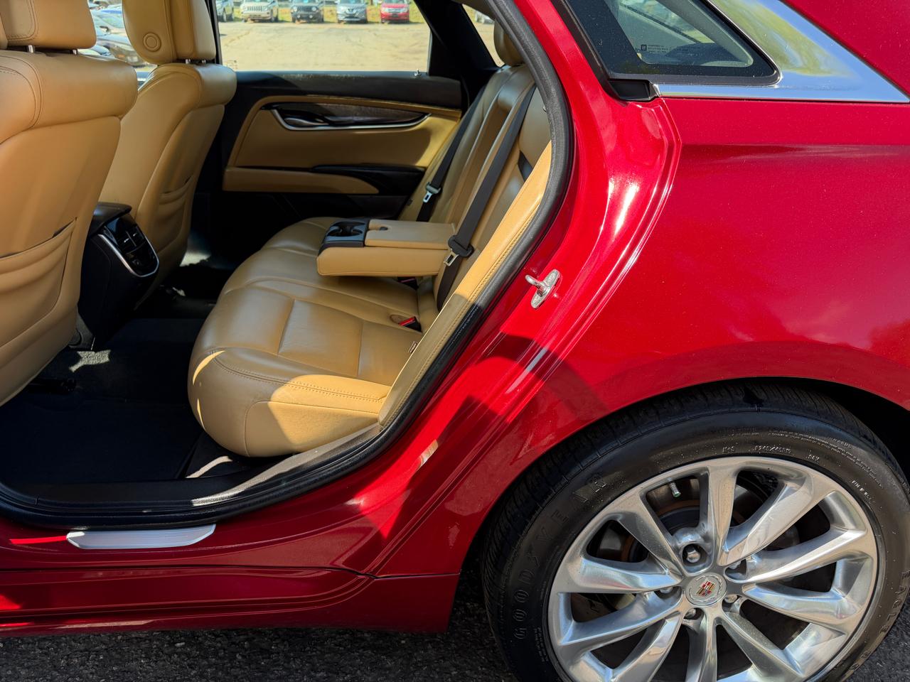 Cadillac XTS Luxury 2013