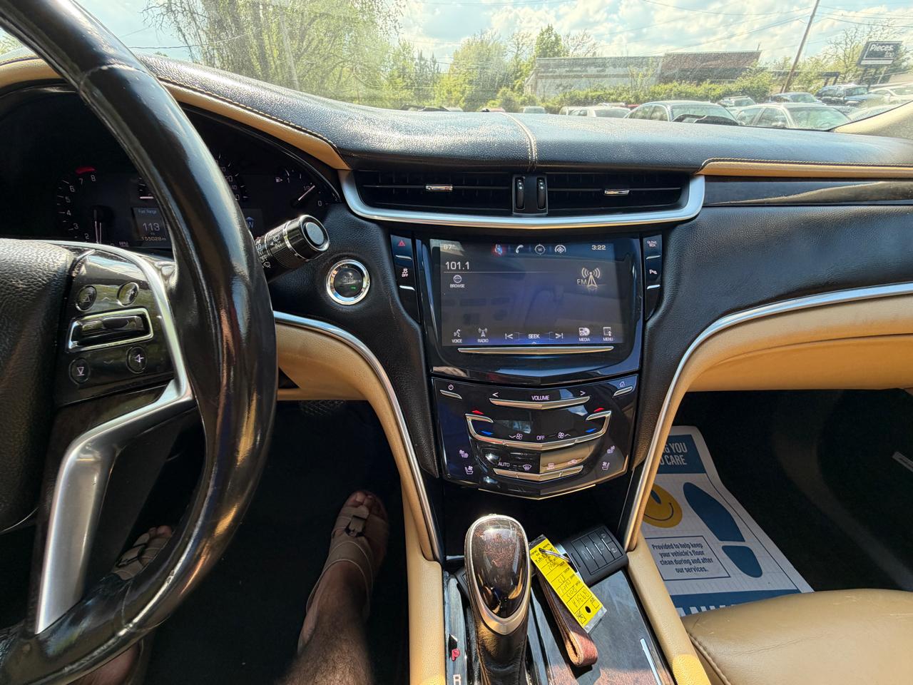 Cadillac XTS Luxury 2013