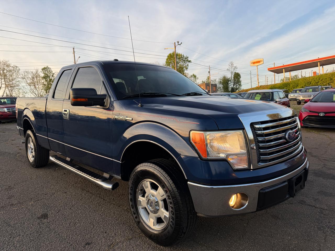 Ford F-150 XLT SuperCab 8-ft. Bed 2WD 2010