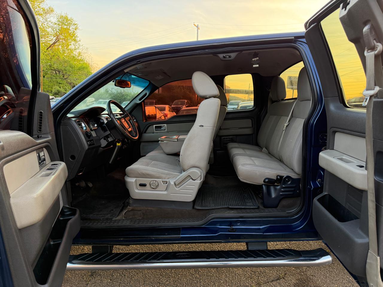 Ford F-150 XLT SuperCab 8-ft. Bed 2WD 2010