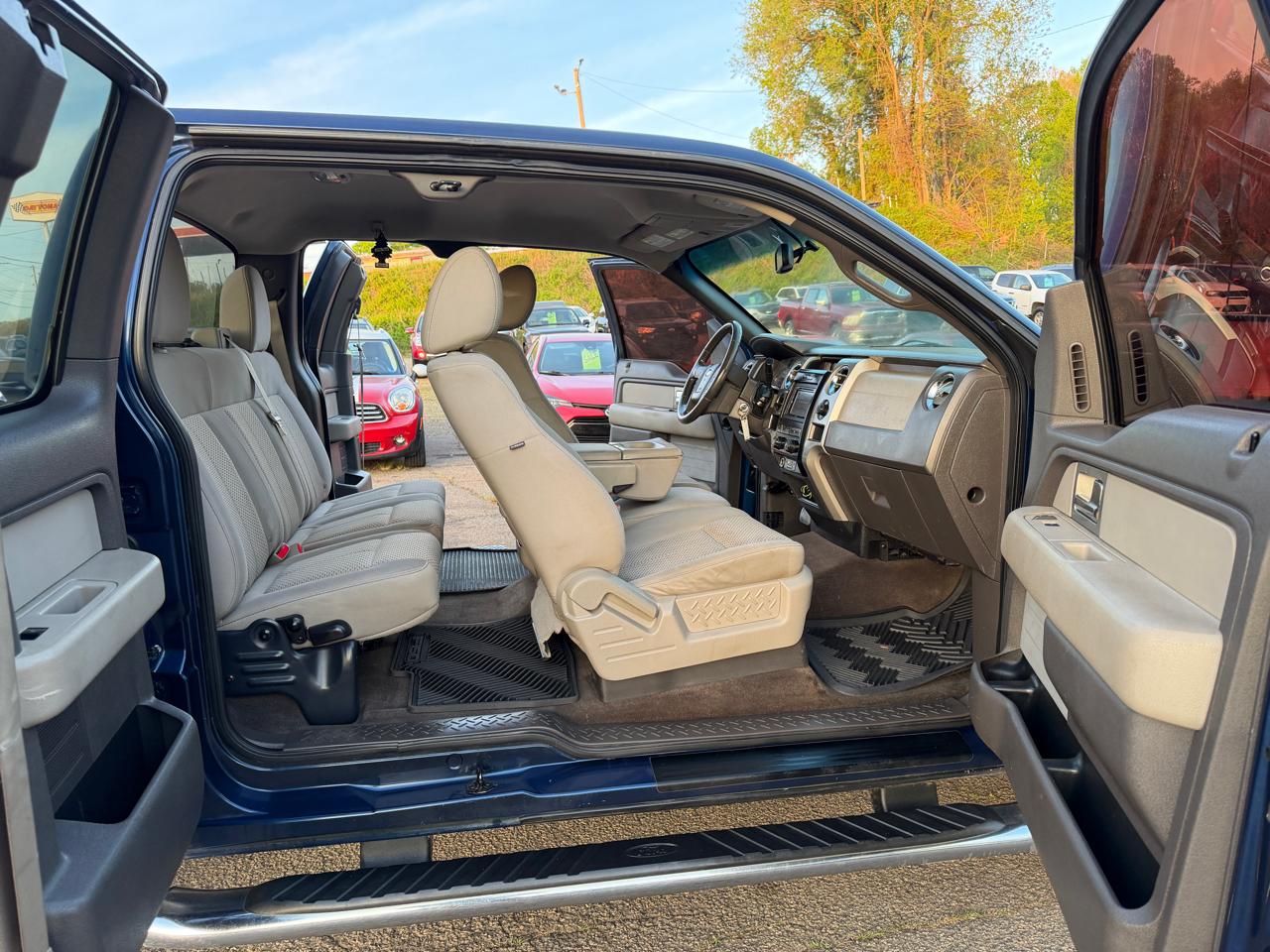 Ford F-150 XLT SuperCab 8-ft. Bed 2WD 2010