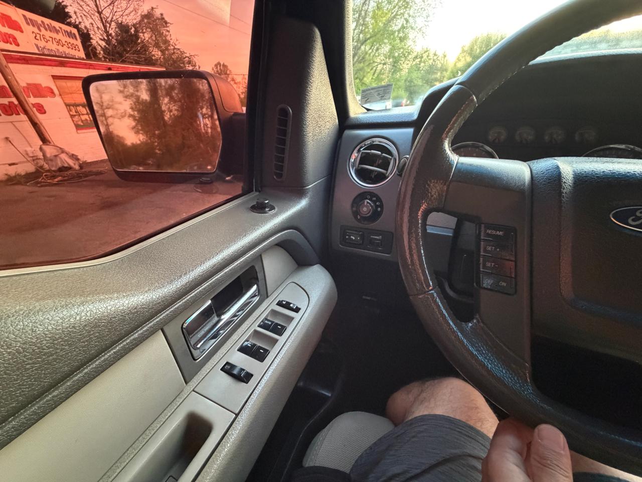 Ford F-150 XLT SuperCab 8-ft. Bed 2WD 2010