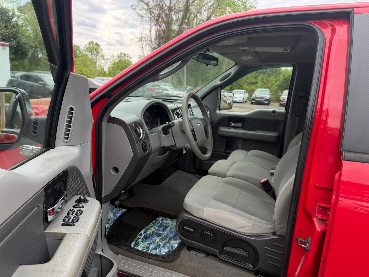 Ford F-150 XL SuperCrew Short Bed 4WD 2008