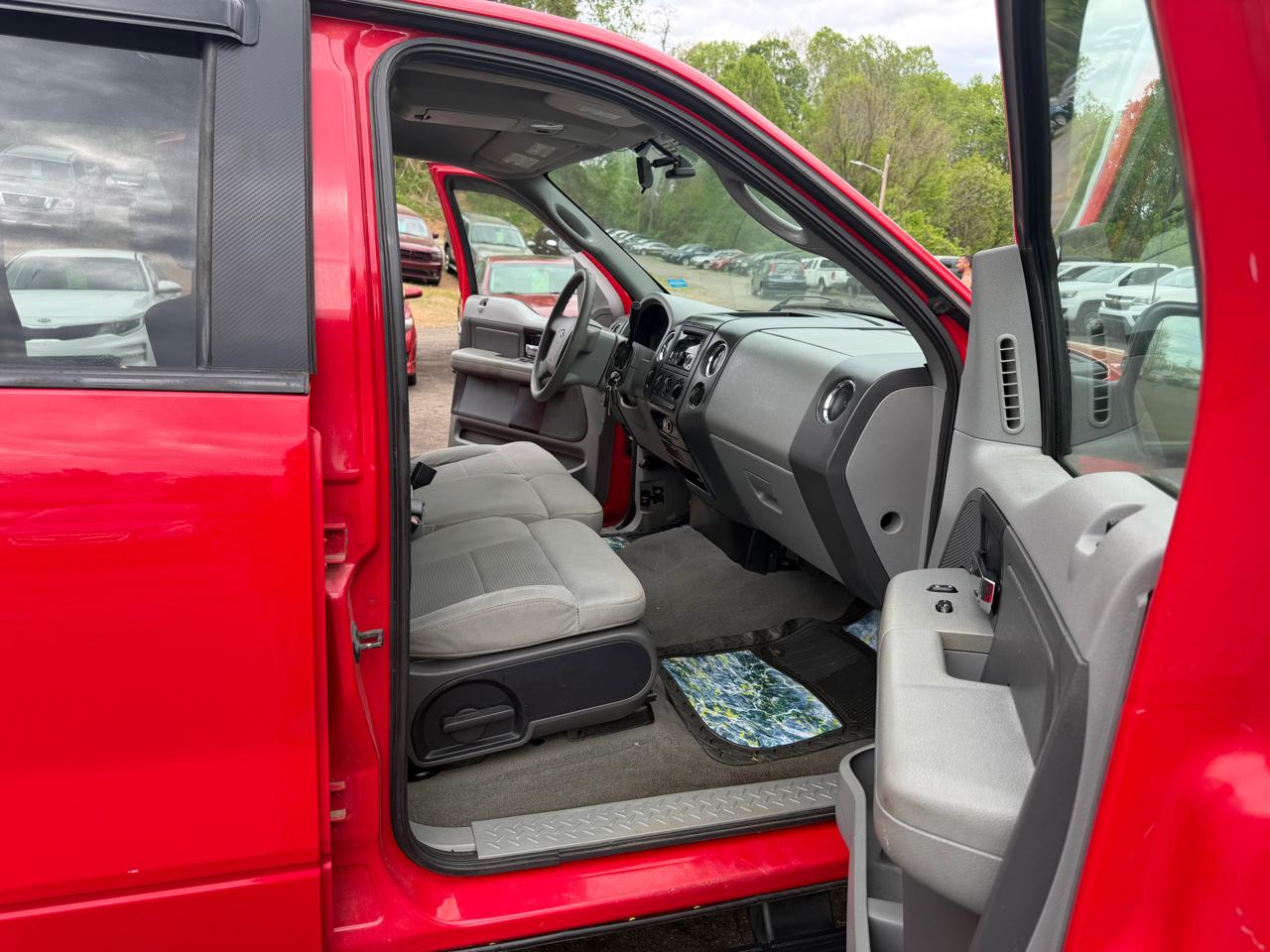 Ford F-150 XL SuperCrew Short Bed 4WD 2008